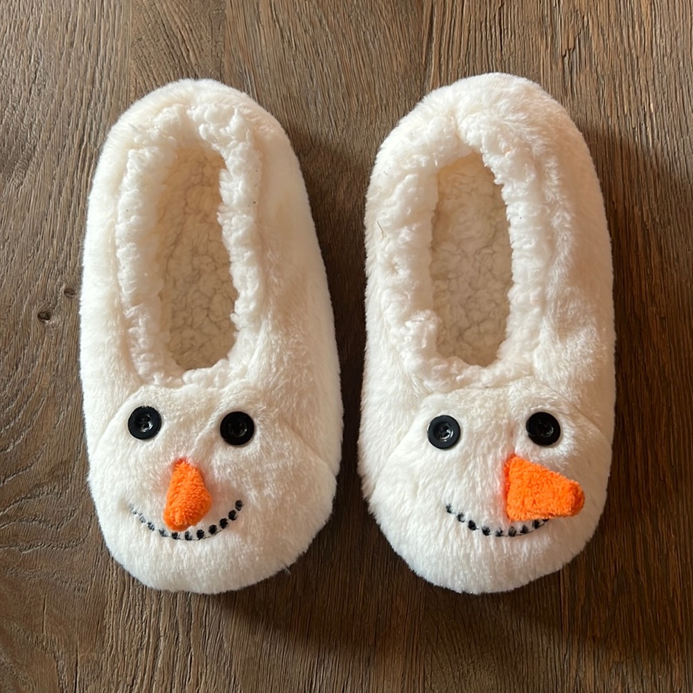 Kids Snowman Slippers - new without tags - super cozy inside!